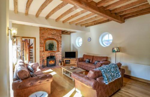 Wethersfield House | Six Apples