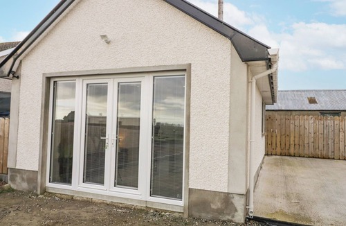 Coleraine Cottage | SJS ANNEXE, romantic in Castlerock
