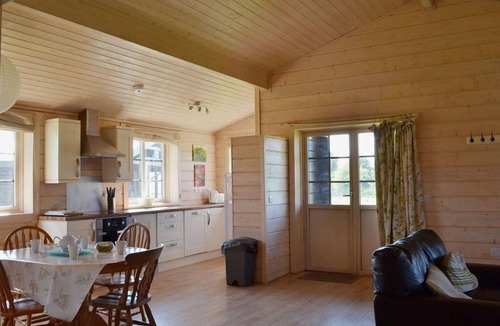 Kirkbean Cottage | Skylark Lodge - a log chalet that sleeps 4 guests in 2 bedrooms