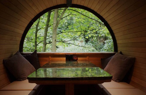 Rickmansworth Cabin | Sleep in the Trees - Hot Tub, Sauna and Slide