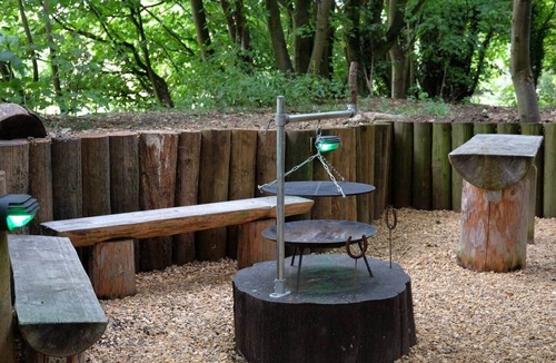Rickmansworth Cabin | Sleep in the Trees - Hot Tub, Sauna and Slide