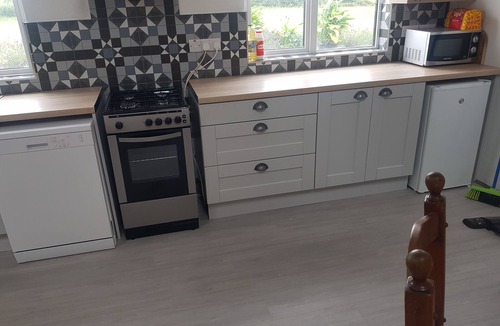 Ballyduff House | Sleeps5-200yrFarmhouse-FreeParking-Garden
