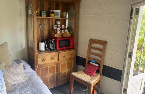 Ellemford House | Small Private Guest cabin in lush green Dean area of Edinburgh