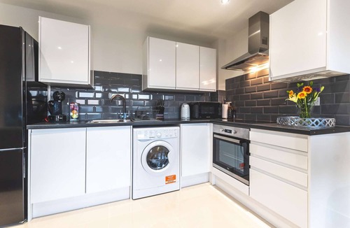 Ocean Village Apartment | Smart Apartments - The Royal Victoria