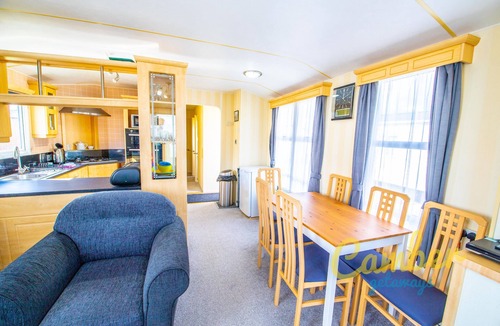 Camber House | SP70 - Camber Sands Holiday Park - Sleeps 8 - Private Parking - 2 Mins walk from Beach