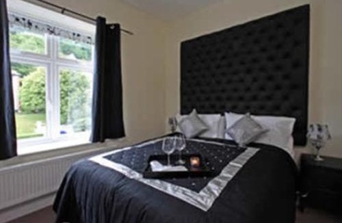 Llandudno House | Space Boutique B&B - with Free private car park