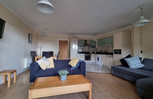 The Liberties Condo | Spacious 2 Bed Apartment w/balcony