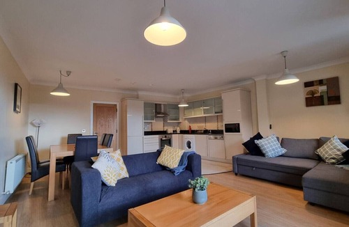 The Liberties Condo | Spacious 2 Bed Apartment w/balcony