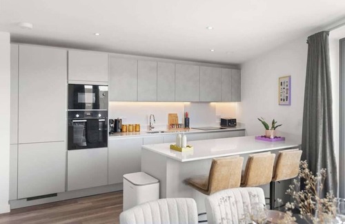 Barnhill Apartment | Spacious 2-Bedroom Apartment near Wembley – Sleeps 9