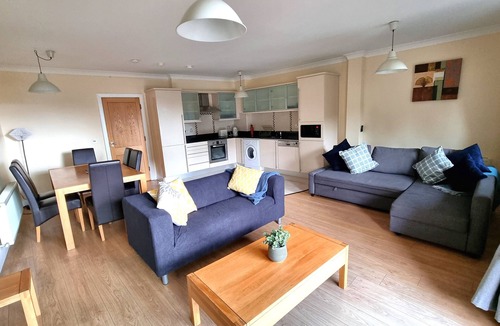 The Liberties Apartment | Spacious 2 Bedroom Apartment with Balcony. Early check-in