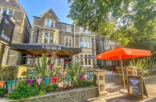 Penarth House | Spacious 3 bedroom Penarth home, garden & parking