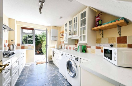 Maidenhead House | Spacious 3Bed Home in Maidenhead Sleeps 6