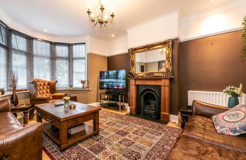 New Eltham House | Spacious 4-Bed House Direct Link to Central London - Pass the Keys