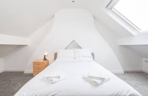 Pontcanna House | Spacious 4 Bedroom Character Home in Pontcanna
