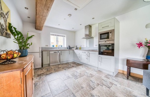 New Forest District House | Spacious 8-bedroom estate with gardens, fireplaces and room for 24