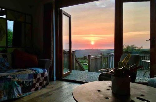 Gooseham House | Spacious cabin on isolated farm with sea view
