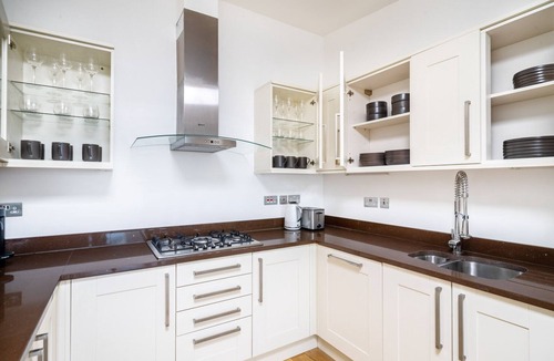 Covent Garden Apartment | Spacious Central Covent Garden 2BR, nr. Leicester Sq Stn, by Blueground