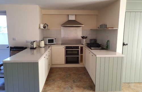 Narberth House | Spacious farm cottage full of character - rural yet close to beaches & castles