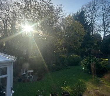 Brondesbury House | Spacious Holiday Home!