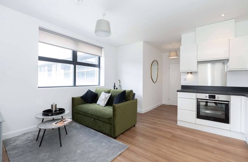 Southampton City Centre Apartment | Spacious one-bedroom apartment in the City Centre