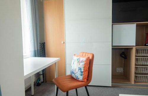 Bray on Thames Bed & Breakfast | Spacious room in family home with private jacuzzi bath near Legoland, Windsor, Bray