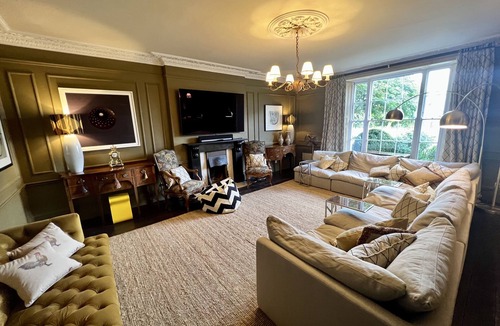 Lydney House | Special Celebration Country House. 4 acre grounds. Pet Friendly!