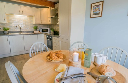 Llanfaethlu Cottage | Stabal Penrhyn - an on the beach that sleeps 6 guests in 3 bedrooms