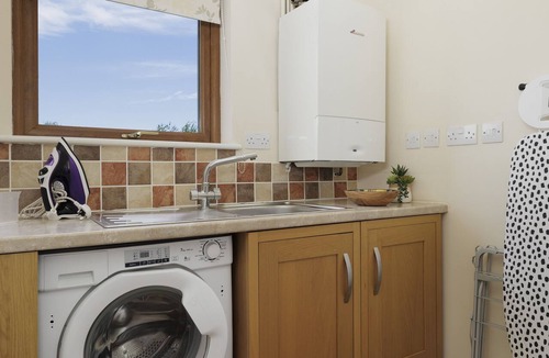 Cirencester Cottage | Stable Cottage is a spacious, detached, welcoming property set within tranquil grounds of Hales Farm