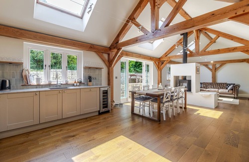 Burley Cottage | STABLE COTTAGE, pet friendly, character holiday cottage in Burley