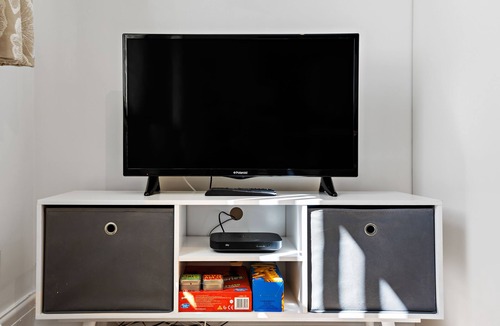 Canton Apartment | Stay In Cardiff Canton St. John's Court Apartment
