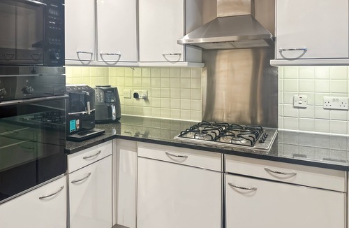 Fitzrovia Apartment | Stay in the heart of London - 1 Bedroom Flat with Balcony