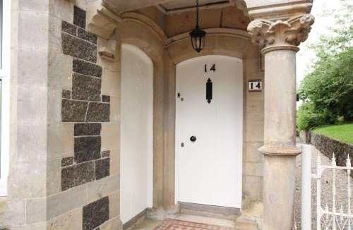 Bailliesmill Villa | Stone Gate lodge with Private Hot Tub