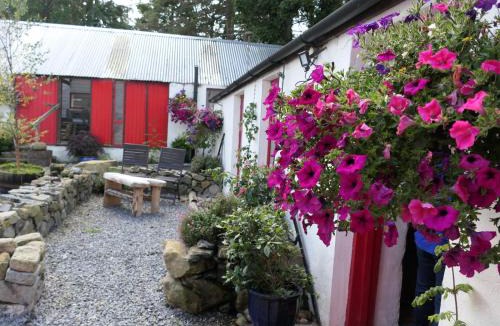 Castlewellan Ski Chalet | Stone Wall Cottage