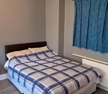 Letterkenny Apartment | Studio Sleeps 2 with Parking and WiFi