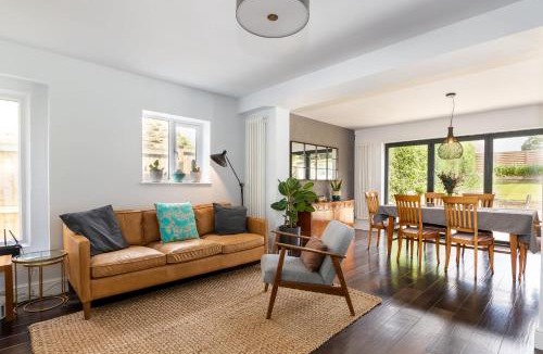 Bourton-on-the-Water House | Stunning 5 Bed in the Centre of Bourton