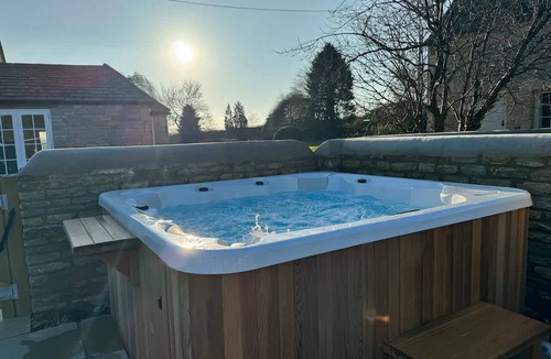 Laverton House | Stunning Countryside House with Pool and Hot Tub
