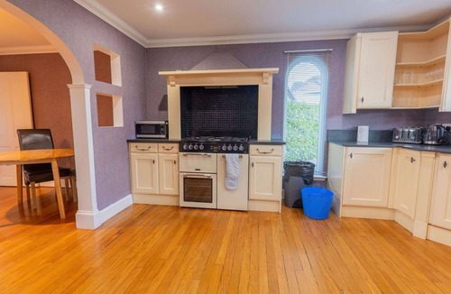 South Galson Villa | Stunning private villa for 10 people with WIFI and TV