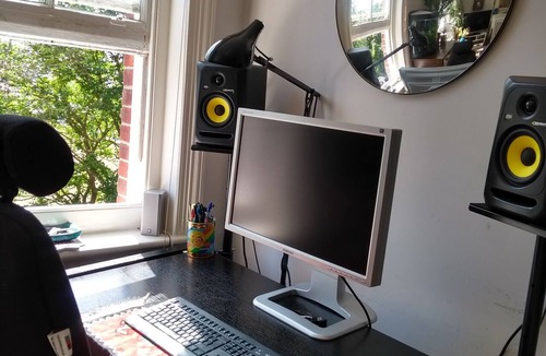 Brighton Apartment | Stunning Retro Apartment in Leafy Brighton Street with Sea Views