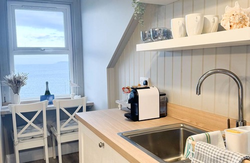 Portrush Apartment | Stunning sea view apartment - Sea Loft @ No 6