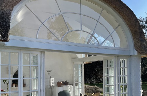 Littlestone-on-Sea House | Stunning + Spacious Coastal Period Home (pet friendly)