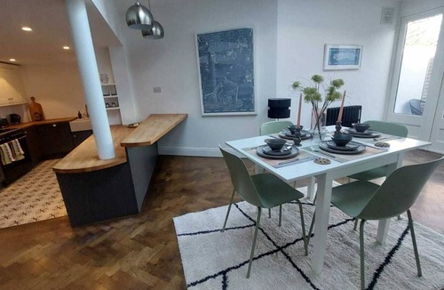 Howth House | Stunning, Unique & Elegantly Refurbed Seafront 2BD