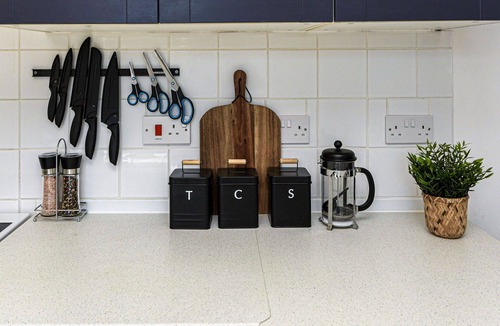 Rhiwbryfdir House | Stunning villa for 6 guests with WIFI, terrace and pets allowed