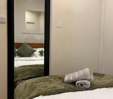 Park Royal Apartment | Stylish 1BR Workspace Parking central London