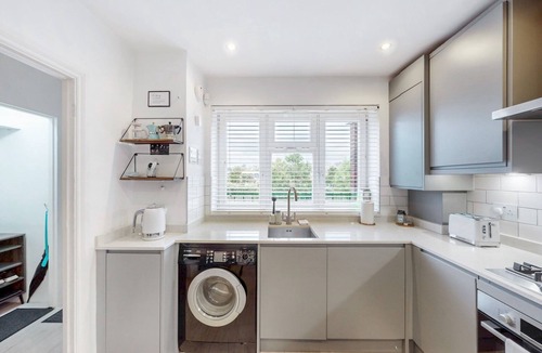Swiss Cottage Apartment | Stylish flat in West Hampstead - Pass the Keys