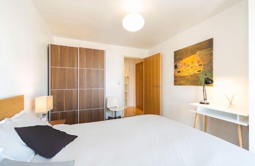 Shadwell Apartment | stylish one bedroom apartment close to the city of London