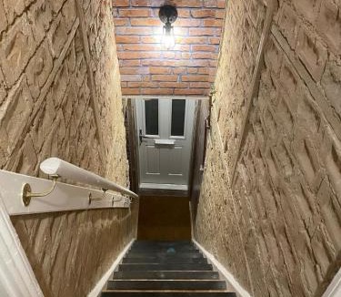 Gravesend Apartment | Stylish & Spacious 2 Storey, 3 Bed Apartment