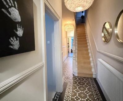 Cyncoed House | Stylish, Spacious City Hideaway - Sleeps up to 9