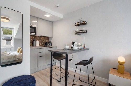 Bayswater Apartment | Stylish Studio with Private Bath Near Hyde Park