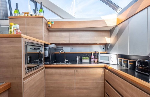 New Forest District House | Stylish two-bedroom yacht stay in the heart of Lymington