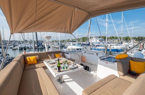 New Forest District House | Stylish two-bedroom yacht stay in the heart of Lymington